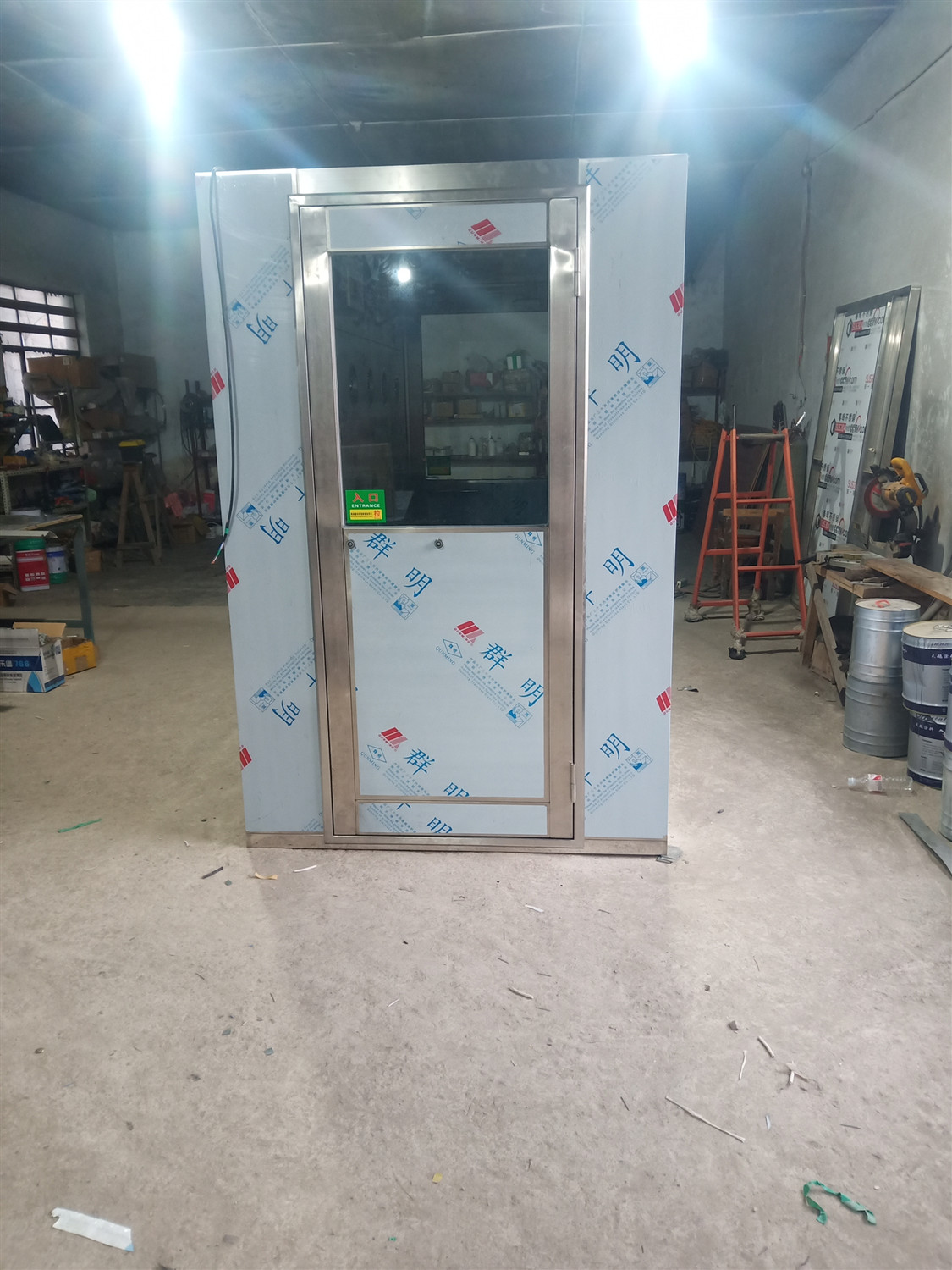 沈陽風(fēng)淋室廠家：風(fēng)淋室在無塵室凈化工程中的主要作用有哪些？