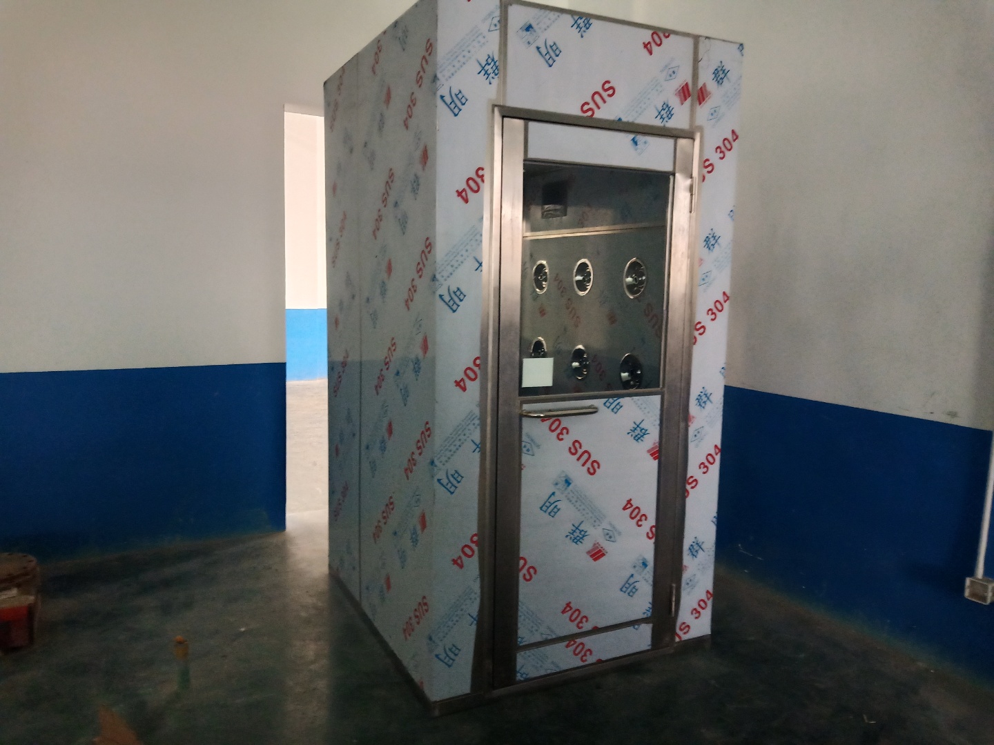 風淋室安全使用指南：進入風淋室的注意事項